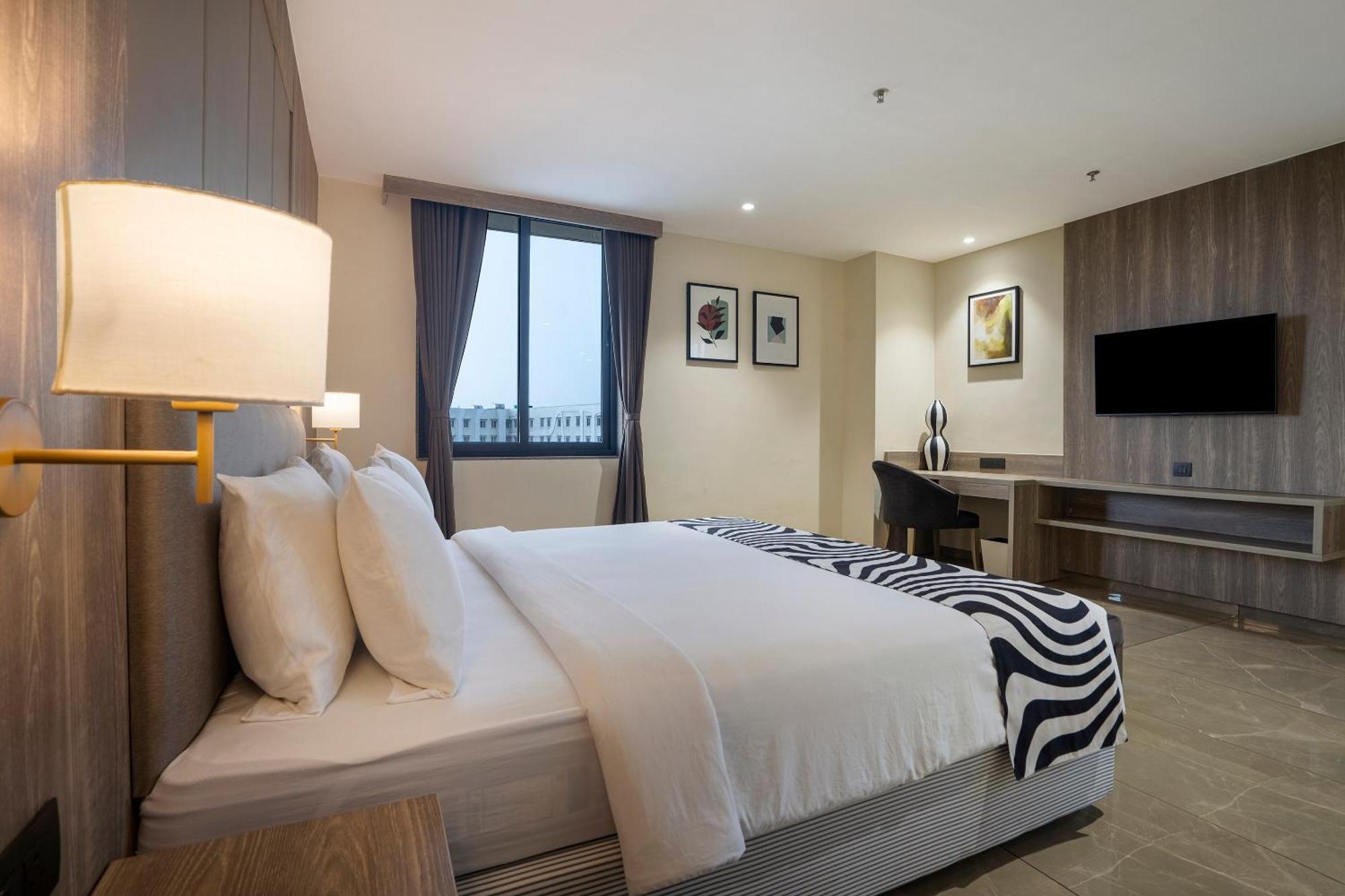 Sunday Hotel 바도다라 외부 사진