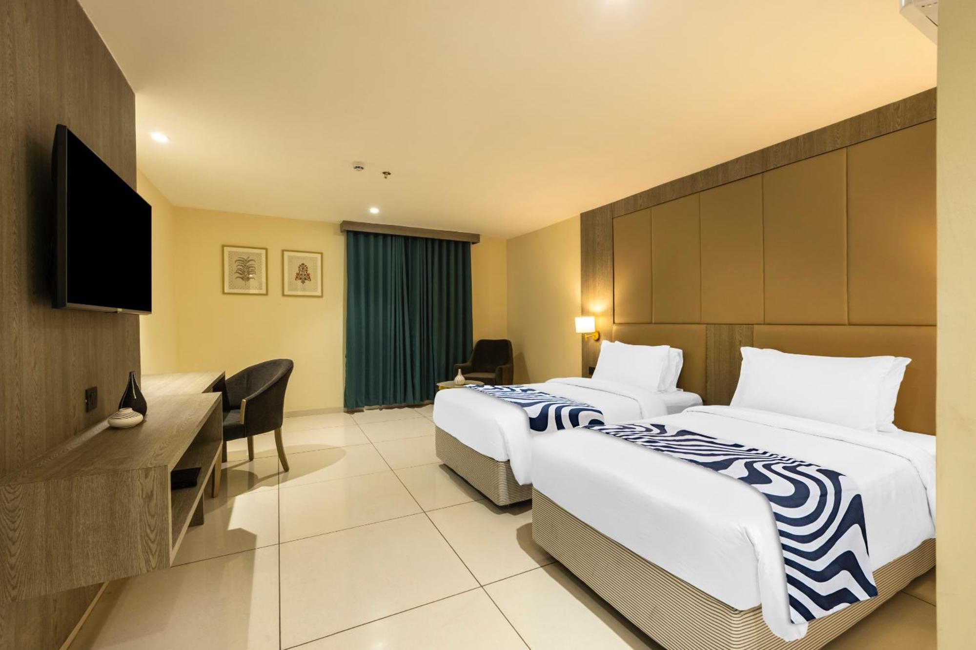 Sunday Hotel 바도다라 외부 사진