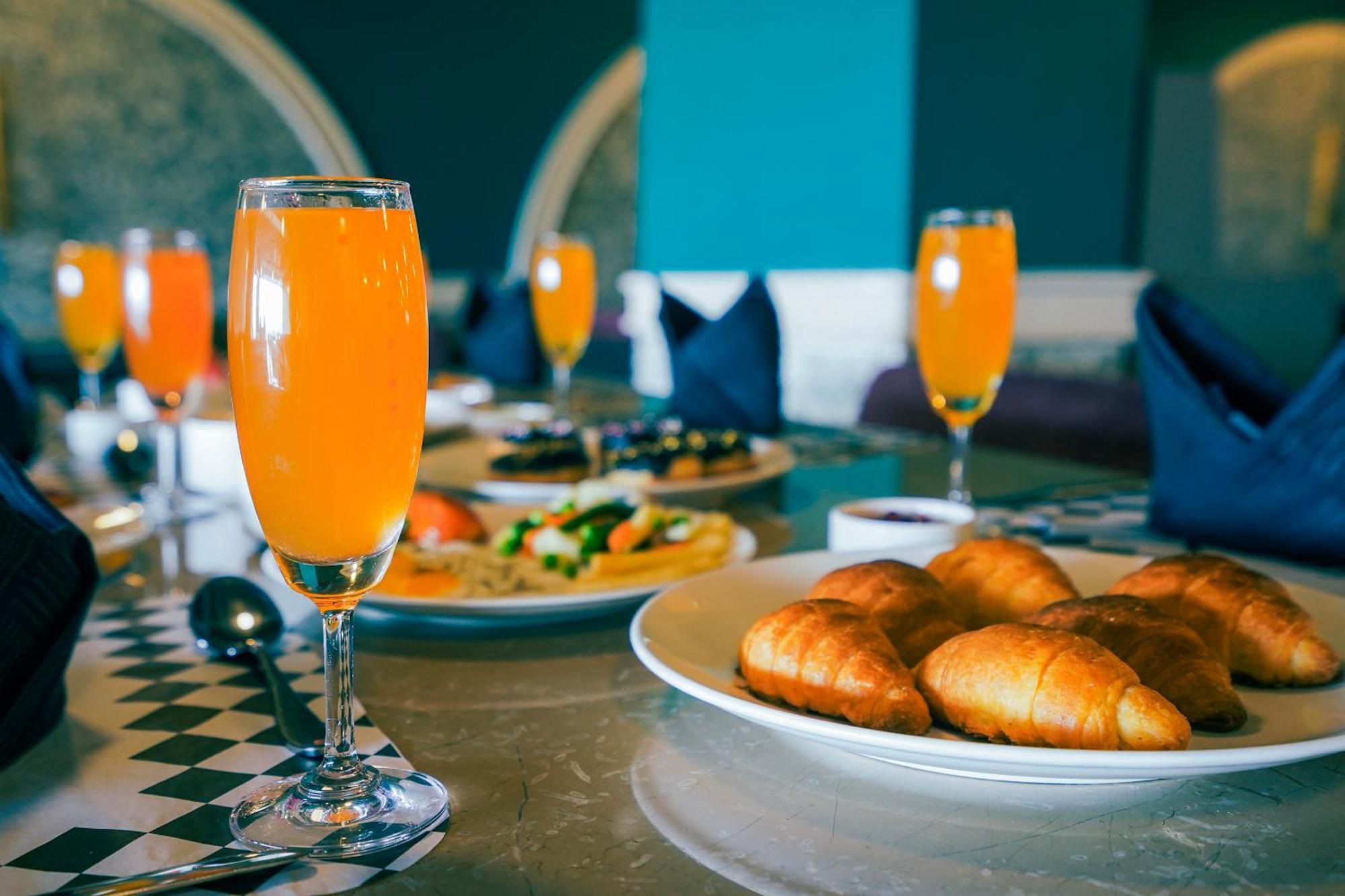 Sunday Hotel 바도다라 외부 사진