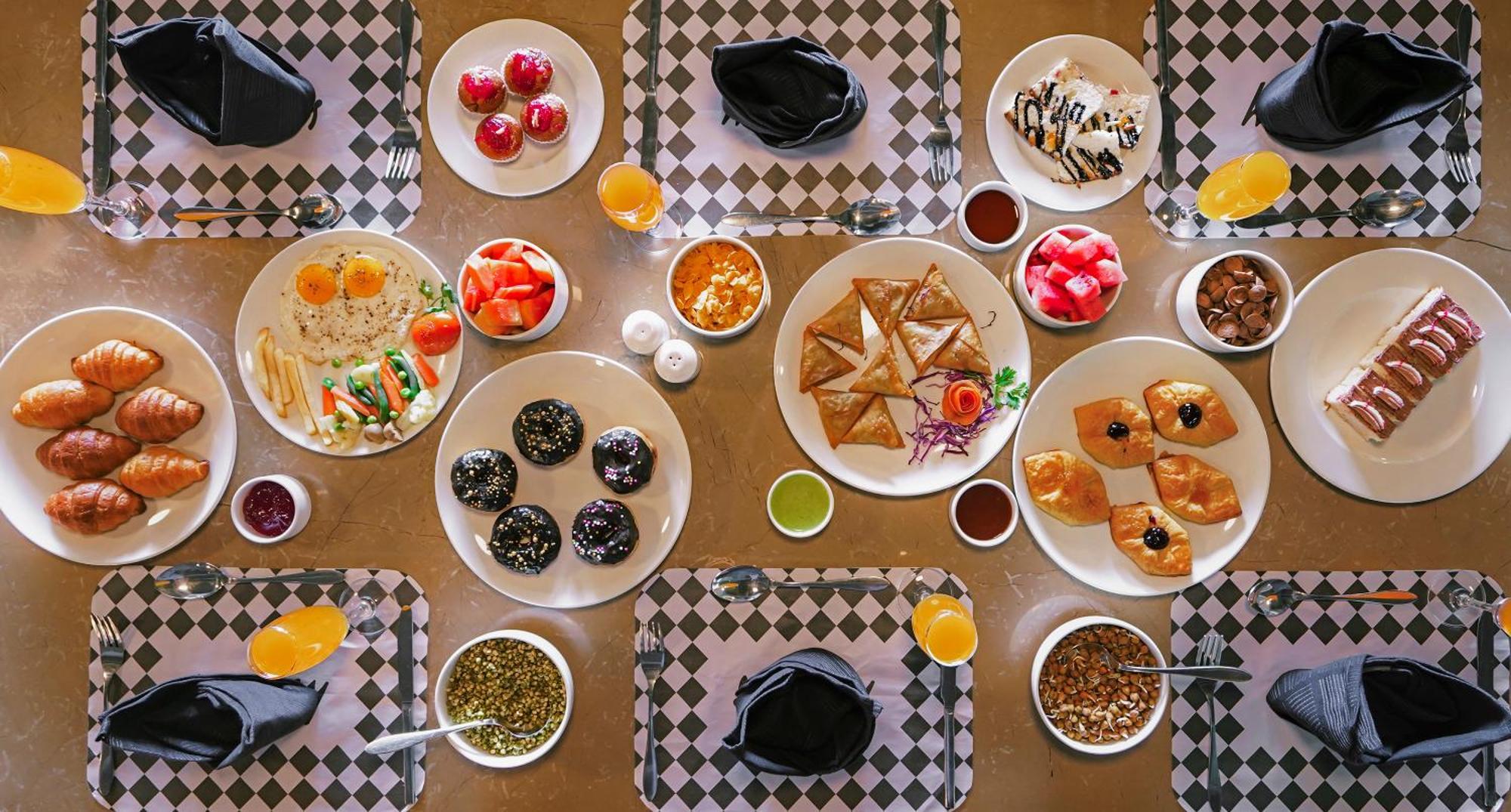 Sunday Hotel 바도다라 외부 사진