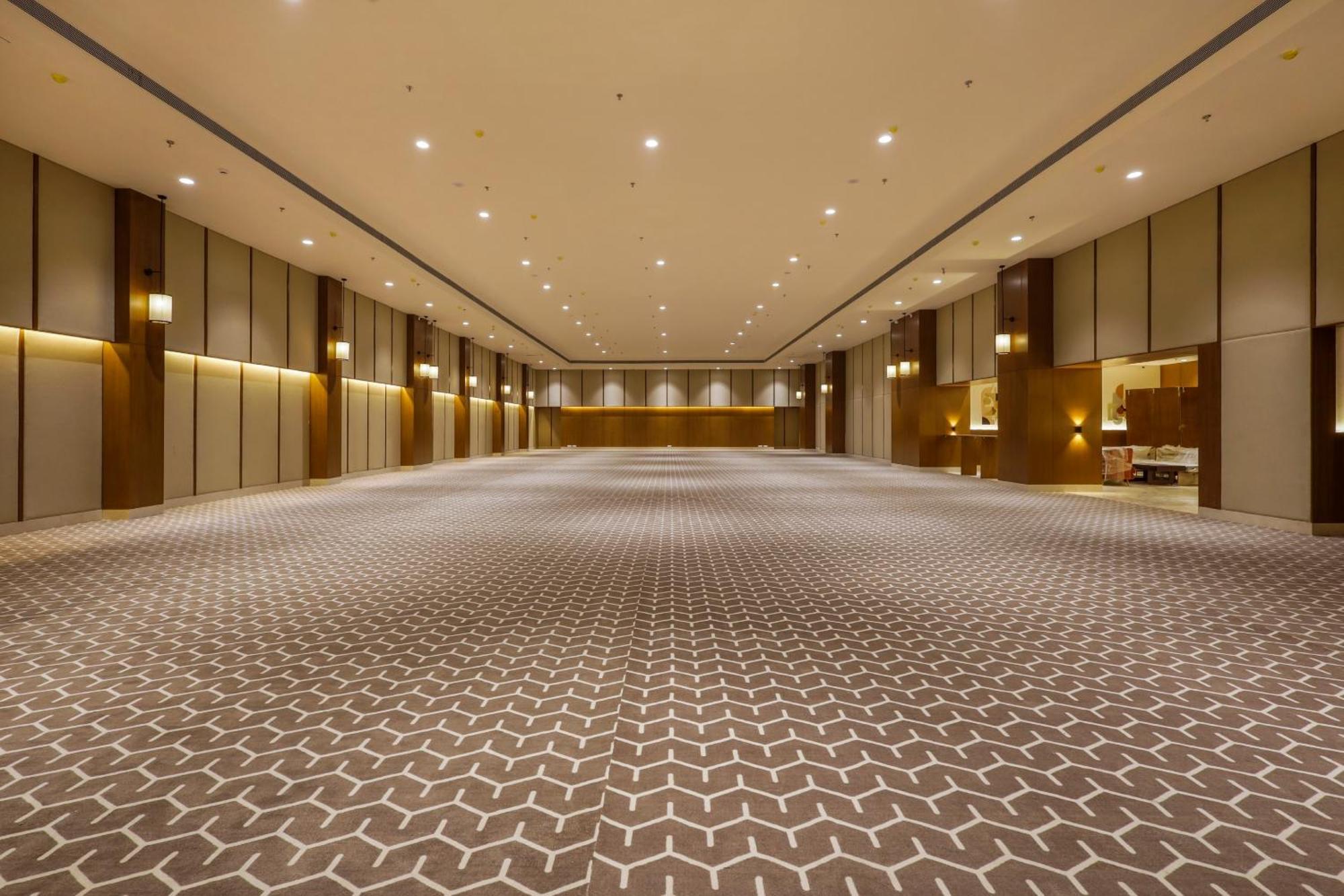 Sunday Hotel 바도다라 외부 사진