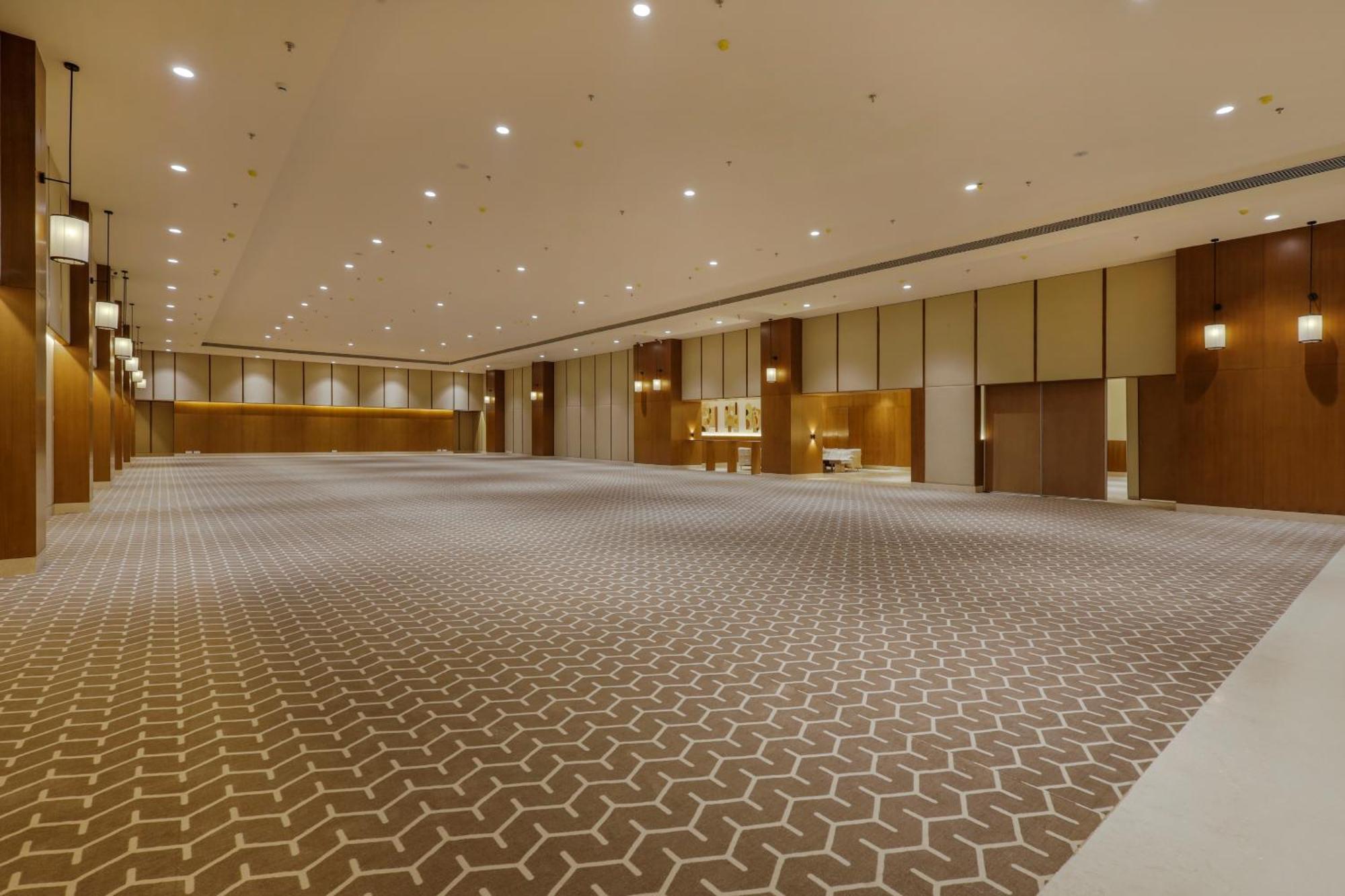 Sunday Hotel 바도다라 외부 사진